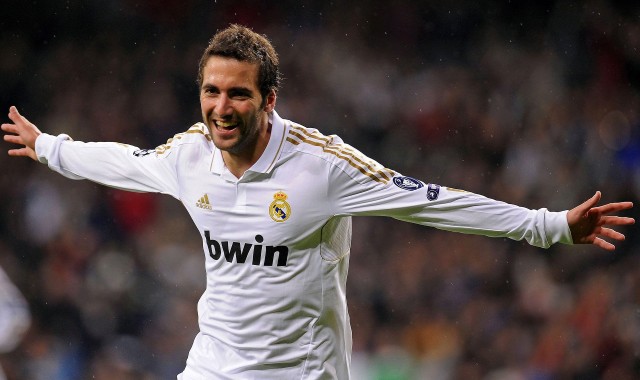 意甲联赛激战正酣，国际米兰领跑积分榜，尤文图斯紧追不舍