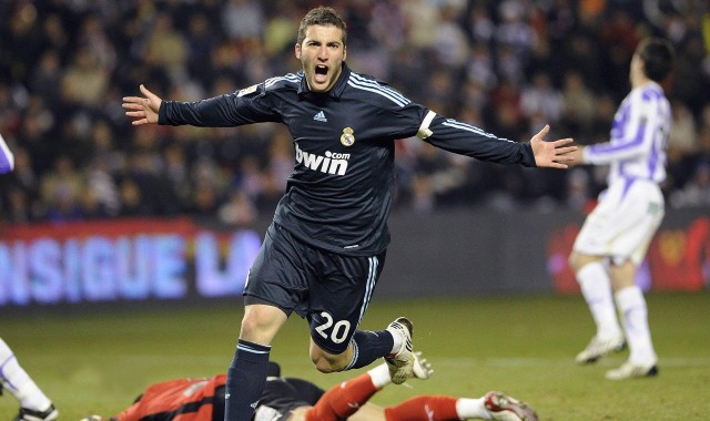 b体育下载：德约科维奇强势晋级温网四强 冲击第24座大满贯再进一步