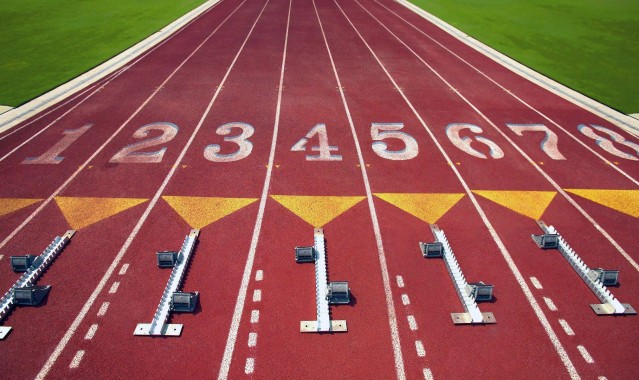 b体育：CBA季后赛激战正酣 辽宁队力克广东队挺进总决赛