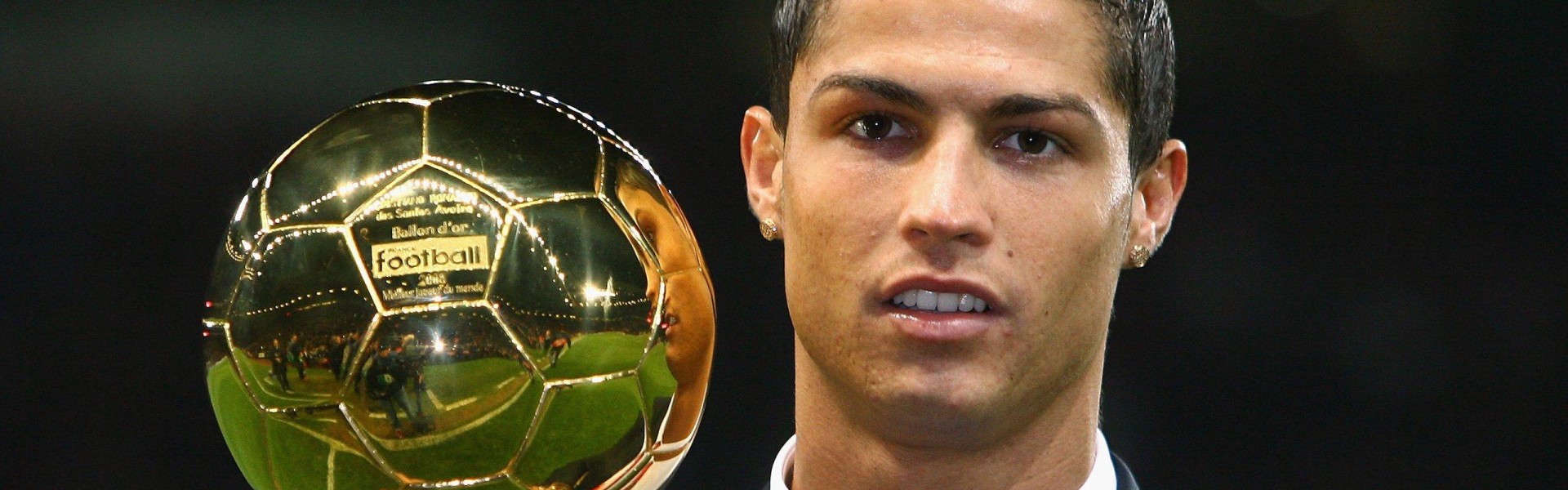 b体育_豪门重磅引援！顶级球星完成天价转会，新东家官宣签约五年