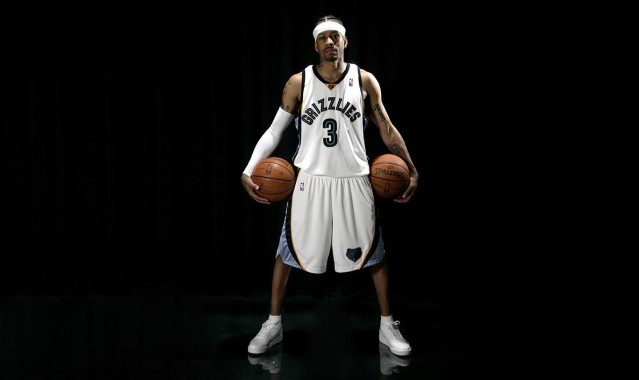 【b体育官网】红军新刃初试锋芒 伊萨克替补登场开启安菲尔德征程