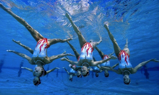 b体育官网-皇家马德里与巴塞罗那上演巅峰对决，西甲冠军悬念再起