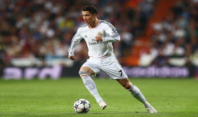 b体育下载：西甲联赛激战正酣，皇马巴萨领跑积分榜，黑马球队异军突起