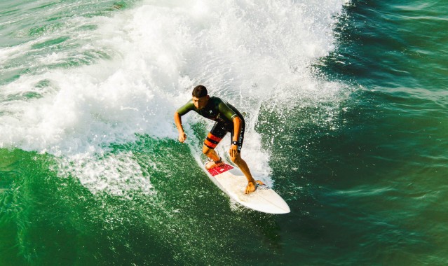 b体育app-阿尔卡拉斯强势晋级温网四强 青春风暴席卷全英俱乐部