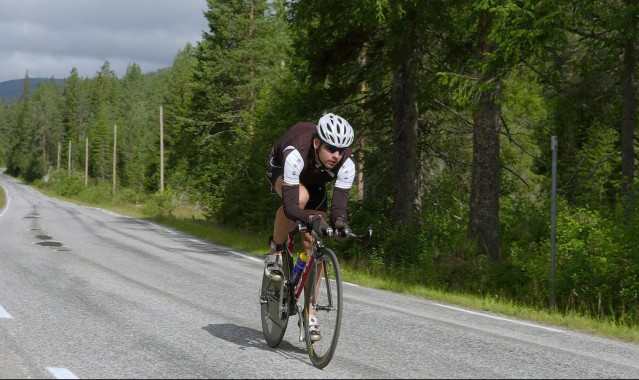 b体育-中国女排力克强敌巴西，世界联赛再添胜绩