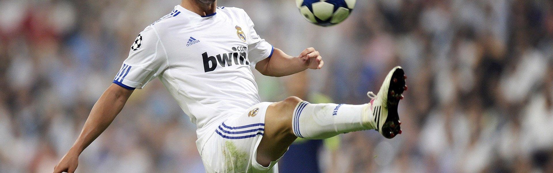 b体育官网_英超豪门官宣重磅签约！天才中场天价转会引爆夏窗