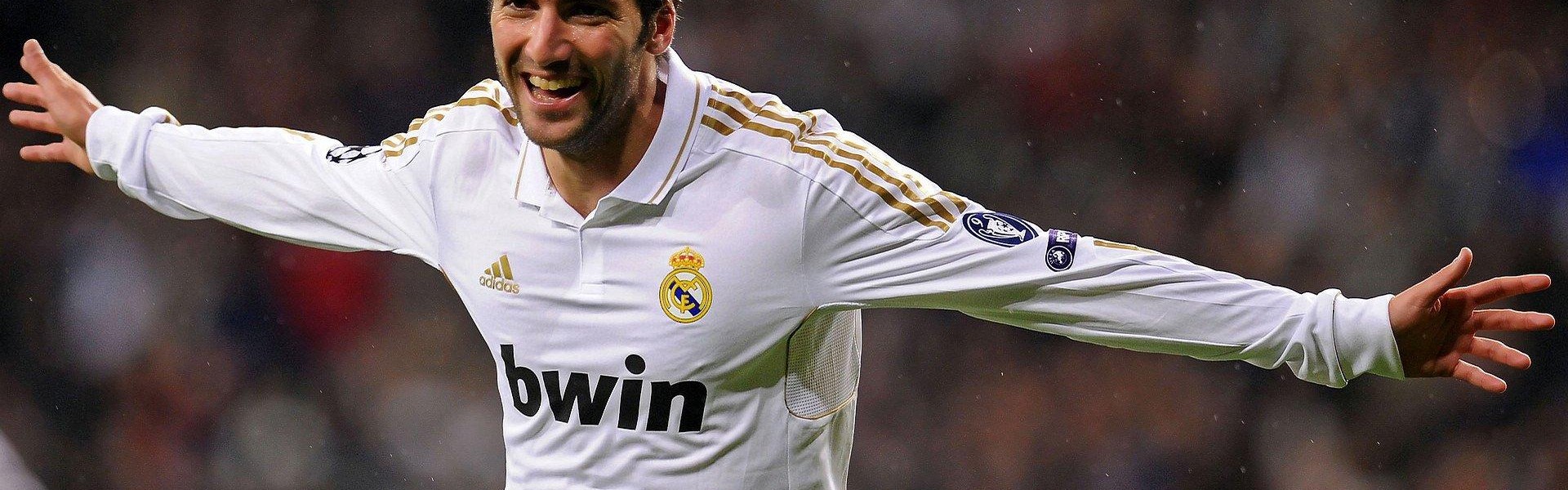 b体育_CBA季后赛激战正酣 辽宁队卫冕之路再遇强敌