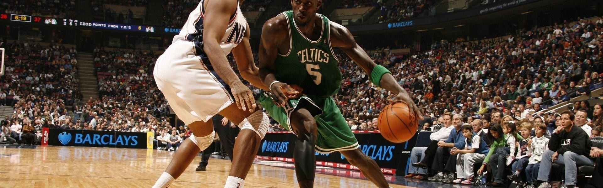 b体育app：综合格斗巨星对决引爆全球，新王登基创造历史