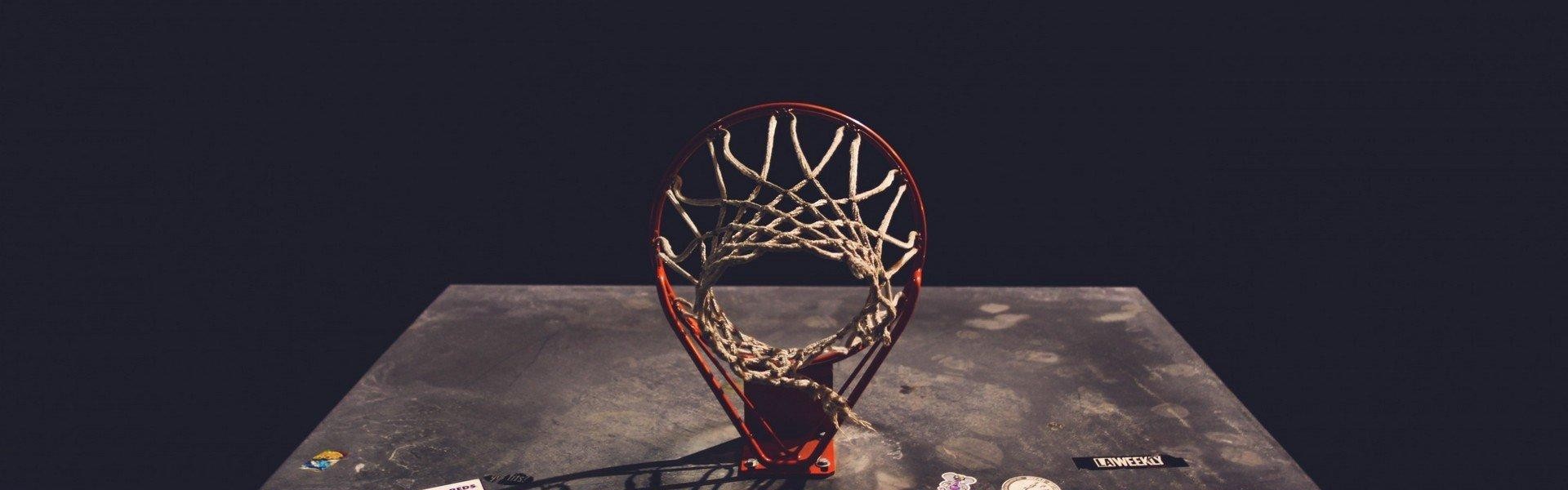 【b体育】潘展乐破亚洲纪录，泳坛新星闪耀国际赛场